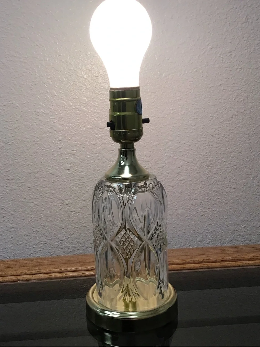 Vintage Cut Glass Accent Lamp (9”)